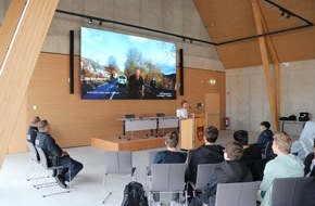 Polizei Korbach: POL-KB: Korbach - "Cops im Dialog - Polizei und Schule im Austausch" -Präventionsveranstaltung der Polizeidirektion Waldeck-Frankenberg mit Schülern der Louis-Peter-Schule