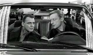 ZDF: ZDF würdigt 70. Geburtstag von Erfolgsregisseur Wim Wenders: Bruno Ganz und Otto Sander in restaurierter Originalfassung von "Der Himmel über Berlin" (FOTO)