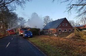 Polizeiinspektion Stade: POL-STD: Einbrecher in Buxtehuder Cafe, Einbrecher in Restaurant in Deinste, Scheune in Sadersdorf abgebrannt - Feuerwehr kann Übergreifen verhindern, Drei junge Frauen in Diskothek in hilfloser Lage