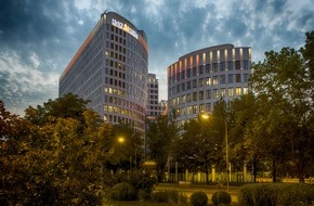 ING Deutschland: ING-DiBa setzt Frankfurter LEO neu in Szene / Hauptsitz von Deutschlands drittgrößter Privatkundenbank mit neuer Dachillumination