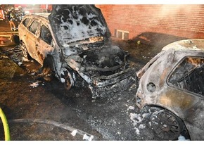 POL-STD: Zwei Autos in Stade in Brand geraten - Polizei sucht Zeugen