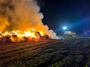 FW-EN: Anstrengende Nacht und Morgen für die Feuerwehr - Strohballen brannten am Ahlenberg in voller Ausdehnung! - Zwei weitere Containerbrände!