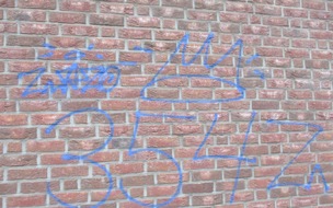 Polizei Rhein-Erft-Kreis: POL-REK: 211119-1: Neunfache Sachbeschädigung durch Graffiti - Zeugen gesucht