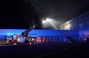 Polizei Mettmann: POL-ME: Brand in stillgelegter Lagerhalle - Polizei sucht Zeugen - Ratingen -2004053