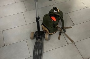 Kreispolizeibehörde Kleve: POL-KLE: Goch - PKW nach Steinwurf beschädigt / Polizei sucht Besitzer des Rollers und des Rucksacks