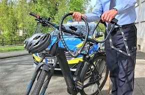 Polizei Paderborn: POL-PB: "Doppelt hält besser" - Tipps der Polizei gegen Fahrraddiebstahl