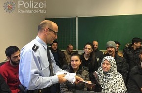 Polizeipräsidium Westpfalz: POL-PPWP: Polizei verteilt Flyer - Was ist eigentlich Fastnacht?