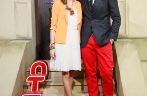 OTTO (GmbH & Co KG): OTTO startet mit Olivia Palermo und Johannes Huebl in die neue Saison (BILD)