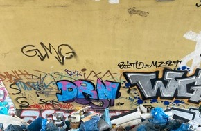 Polizeipr&auml;sidium Frankfurt am Main: POL-F: 260108 - 0031 Frankfurt - Eschersheim: Illegale Abfallablagerungen