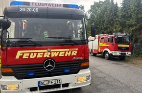 Kreisfeuerwehrverband Segeberg: FW-SE: Feuer im Dachbereich einer Industriehalle