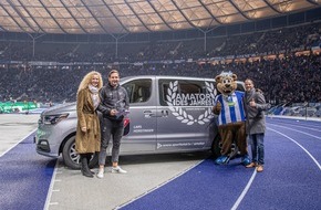 sporttotal.tv: Hyundai "Amator des Jahres": Mannschaftsbus für den Siegerverein