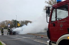 Freiwillige Feuerwehr Celle: FW Celle: PKW in Vollbrand auf dem Wilhelm-Heinichen-Ring
