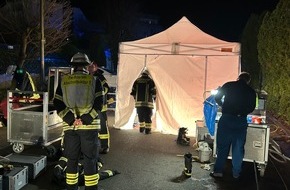Feuerwehr R&ouml;srath: FW R&ouml;srath: Schwelbrand im Dachgeschoss eines Wohngeb&auml;udes