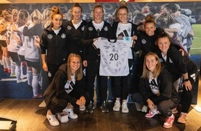 United Charity gemeinnützige Stiftungs GmbH: DFB-Frauen versteigern ihre EM-Trikots für krebskranke Kinder! / Auktionsportal United Charity leitet gesamten Spendenerlös weiter