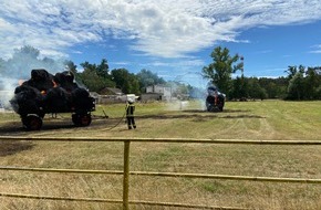 Polizeidirektion Neustadt/Weinstraße: POL-PDNW: Brand von Heuballen auf fahrendem Traktor