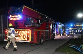 Feuerwehr Pulheim: FW Pulheim: Feuer in Gärtnereibetrieb