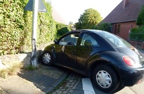 Polizei Minden-Lübbecke: POL-MI: Alkoholisiert gegen Laterne und Mauer gefahren.