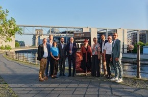 Vitako: Digitale Transformation der Verwaltung gelingt nur gemeinsam. MdBs Ralph Brinkhaus, Dr. Moritz Heuberger und Parsa Marvi diskutieren mit Expertinnen und Experten auf dem politischen Abend von VITAKO