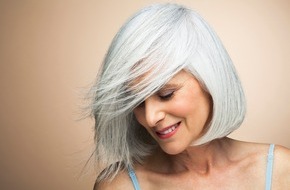 Wort & Bild Verlagsgruppe - Gesundheitsmeldungen: Silbershampoo, Biotin & Co.: Das tut grauen Haaren gut