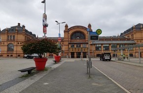 Bundespolizeiinspektion Rostock: BPOL-HRO: Zwei herrenlose Koffer führen zur Sperrung des Bahnhofes