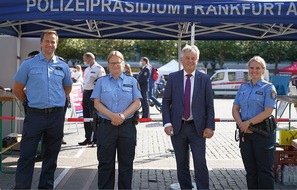 Polizeipräsidium Frankfurt am Main: POL-F: 210901 - 1059 Frankfurt am Main: Schutzleute vor Ort des 3. Reviers offiziell vorgestellt