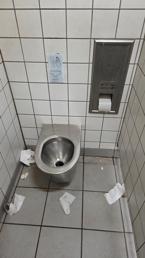 ADAC Test 2026: Unbewirtschaftete Rastplätze an Autobahnen / Sanitäranlagen bleiben größte Schwachstelle / Fast jeder zweite Rastplatz fällt durch