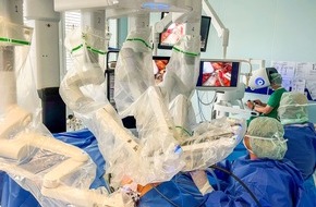 St. Antonius-Hospital Gronau GmbH: Europa-Premiere: Neues da Vinci 5 Operationssystem am St. Antonius-Hospital Gronau