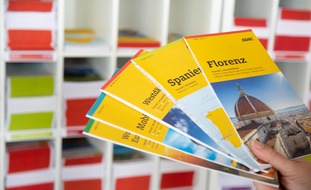 50 Jahre ADAC Tourset: Vom Kartenstapel zum digitalen Reisebegleiter / Erfolgreicher Reisebegleiter / 657.000 Toursets in 2024 bestellt