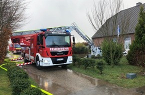 Freiwillige Feuerwehr Bedburg-Hau: FW-KLE: Kellerbrand auf ehemaligen Bauernhof/ Niemand wurde verletzt