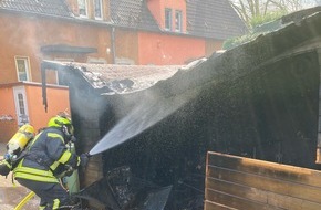 Feuerwehr Oberhausen: FW-OB: Feuer einer Gartenlaube