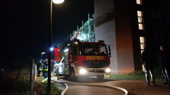 Feuerwehr Recklinghausen: FW-RE: Brand im Kreishaus Recklinghausen - frühzeitige Branderkennung verhindert größeren Schaden