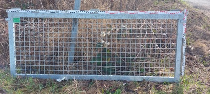 Polizeiinspektion Hildesheim: POL-HI: Ist Ihr Anh&auml;nger noch verkehrssicher? - Teile vom Anh&auml;nger auf der Autobahn verloren