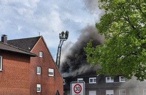 Feuerwehr Datteln: FW Datteln: Dachstuhlbrand, hoher Sachschaden