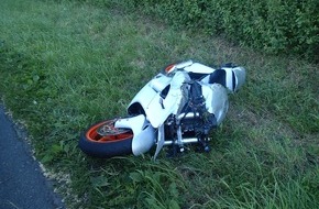 Polizeipräsidium Mainz: POL-PPMZ: Motorradfahrer stürzt nach missglücktem Stunt - verletzt sich schwer