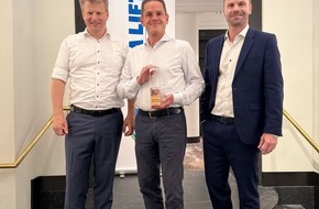 avs SYSTEM LIFT AG: Pressemitteilung | SYSTEM LIFT-Partner k&uuml;ren Merlo Deutschland zum &bdquo;Lieferanten des Jahres 2025&ldquo;