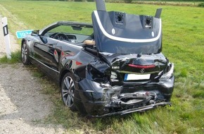 Polizeiinspektion Cuxhaven: POL-CUX: Cabriofahrer bei Unfall auf A 27 schwer verletzt - Unfallzeugen gesucht (Bildanlage)