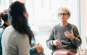 Schön Klinik: PM Schön Klinik Neustadt: Neuer Demenzkurs ab 13. November