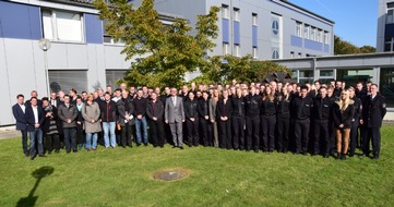 Polizeidirektion Göttingen: POL-GOE: Verstärkung für die Polizeidirektion Göttingen -  Polizeipräsident Uwe Lührig begrüßt 65 neue  Mitarbeiterinnen und Mitarbeiter