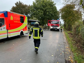 FW Beverungen: Gemeinsames Zirkeltraining stärkt Zusammenarbeit über Grenzen hinweg / Feuerwehren und Rettungsdienste aus dem Dreiländereck üben in Beverungen