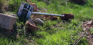 Polizeidirektion Trier: POL-PDTR: Vandalismus und Diebstahl an Wanderweg in Trassem