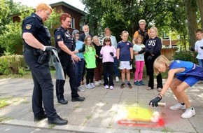 Polizei Bremerhaven: POL-Bremerhaven: Gelbe Füße weisen Grundschülern den sichersten Weg - Präventionsaktion der Polizei Bremerhaven