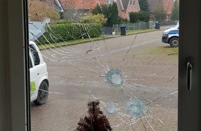 Polizeiinspektion Stade: POL-STD: VW-Bus in Harsefeld entwendet, Unbekannte beschädigen Polizeigebäude in Himmelpforten