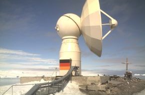 Mobotix AG: Pinguine, bitte recht freundlich! / Kältejubiläum in 2012: MOBOTIX-Kameras im 10. Jahr bei deutscher Antarktis-Forschungsstation im Einsatz (mit Bild)