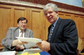 Rudolf Imhof: Promotion pour le désarmement chimique global: les motions Imhof et
Paupe acceptées au Conseil national