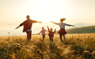 Sanofi-Aventis Deutschland GmbH: Gemeinsam stark: Neurodermitis im Familienalltag meistern