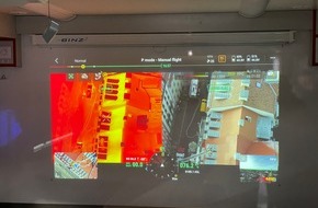 Feuerwehr Dresden: FW Dresden: Dachstuhlbrand in der Dresdner Innenstadt