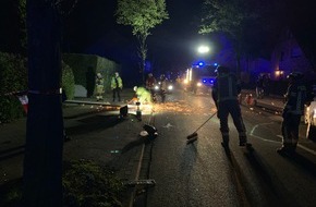 Freiwillige Feuerwehr Menden: FW Menden: Sirenenalarm: Schwerer Verkehrsunfall auf dem Bräukerweg