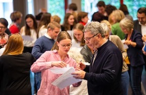 Deutsch-Französisches Jugendwerk (DFJW): Le Conseil des ministres franco-allemand consolide la mobilité des jeunes et la société civile : l'OFAJ met en place le Fonds citoyen