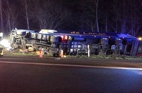 Polizei Münster: POL-MS: Lkw landet im Grünstreifen - rechter Fahrstreifen der A 31 bei Heek gesperrt