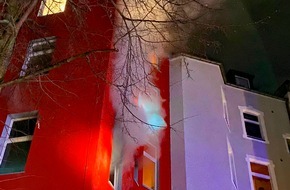 Feuerwehr Dortmund: FW-DO: 11.12.2020 - FEUER IN DORTMUND MITTE-WEST Zimmerbrand in einem Mehrfamilienhaus